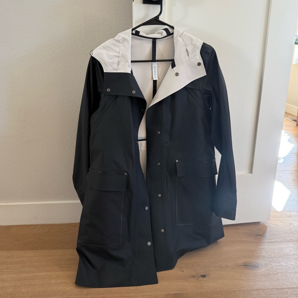 Lululemon raincoat